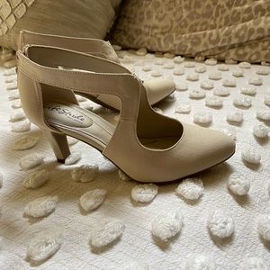 Lifestride Ivory Pumps